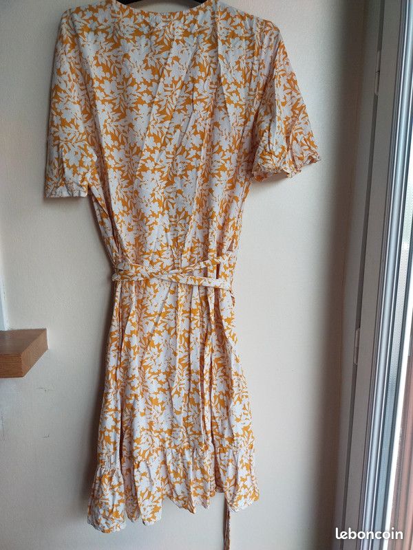 Robe Etam feuillage moutarde blanc T40 Vêtements