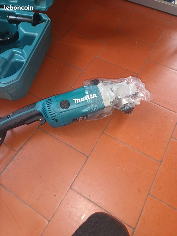 Lot de deux Disqueuse Makita avec leur boîte d origine neuve jamais utilisé (image 5)