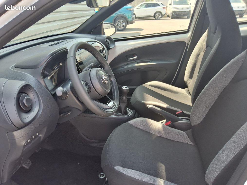 Toyota aygo x 1.0 VVT-i 72 Dynamic (image 10)