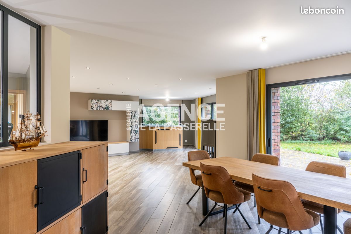 Maison 9 pièces 284 m² · à Landas · 284 m² · 800 000 €