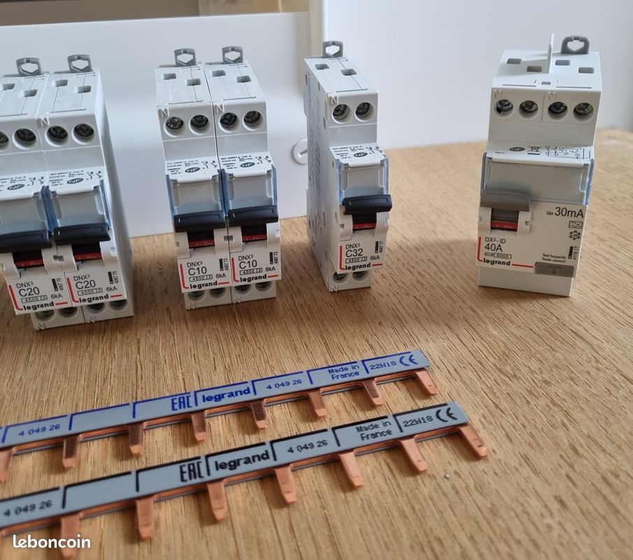 Tableau électrique 2 rangées 13 modules Equipé Interrupteurs différentiel et disjoncteurs Legrand (image 3)