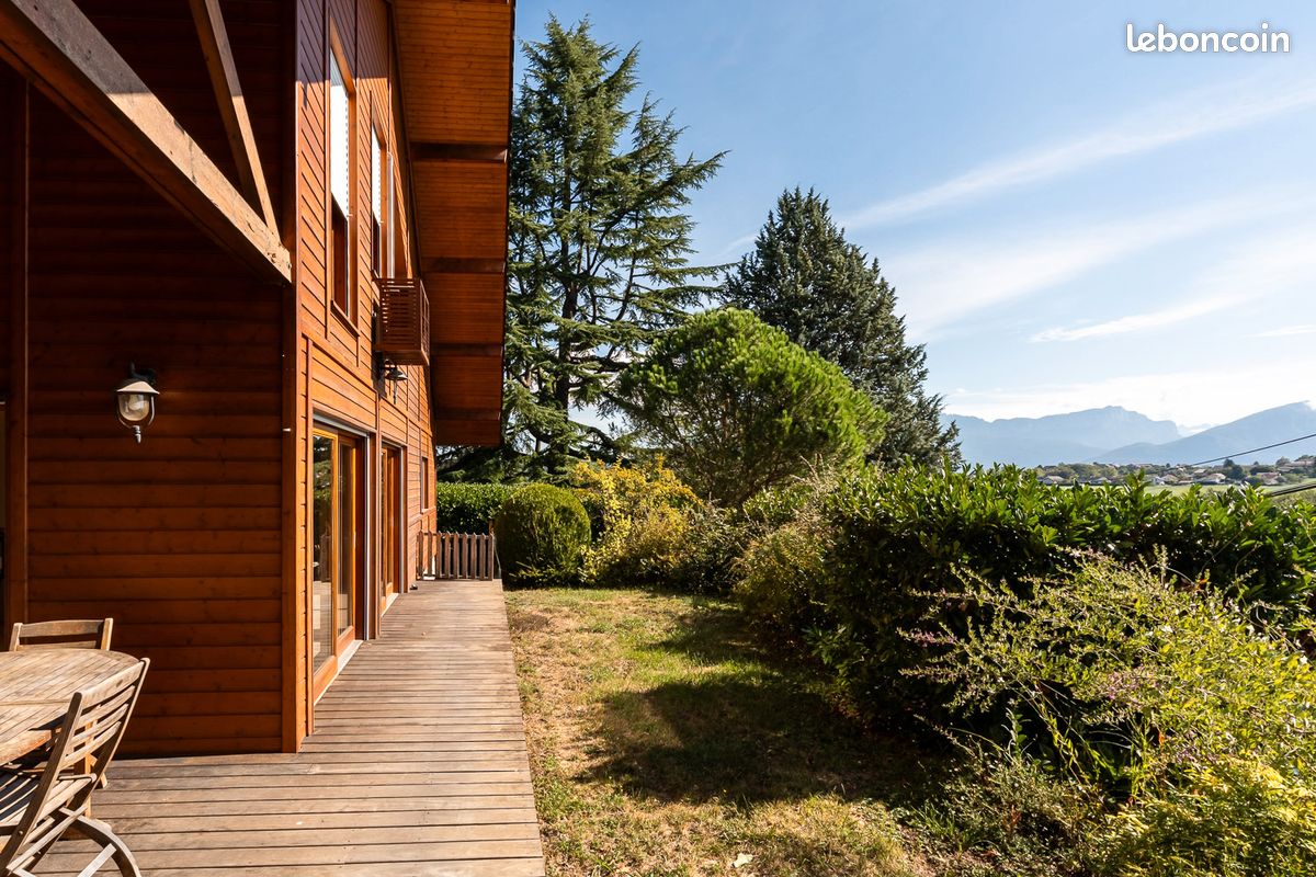 Maison 6 pièces 177 m² · à Poisy · 177 m² · 900 000 €