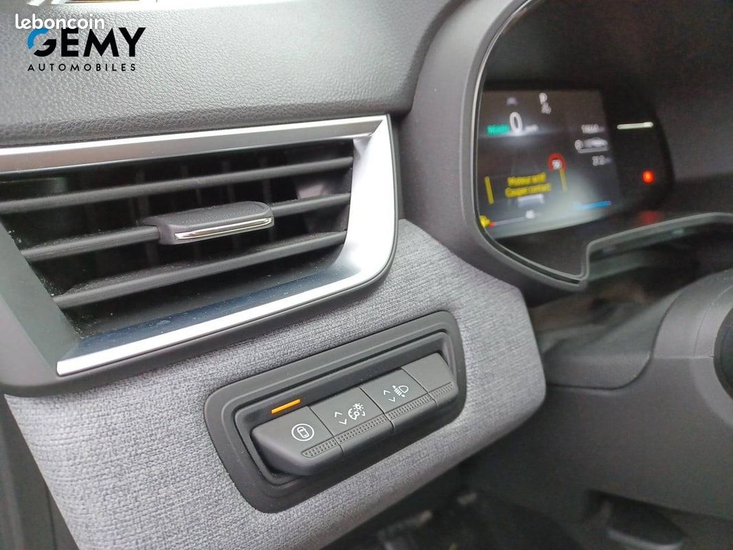 RENAULT Clio E-Tech full hybrid 145 ch GSR2 Evolution (image 13)