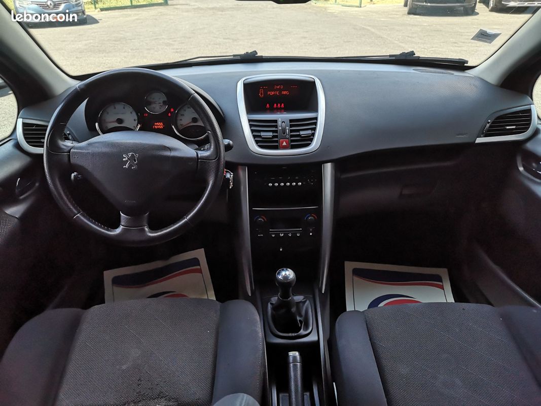 Peugeot 207 1.4 VTI 16v 95Ch Premium Pack (image 6)
