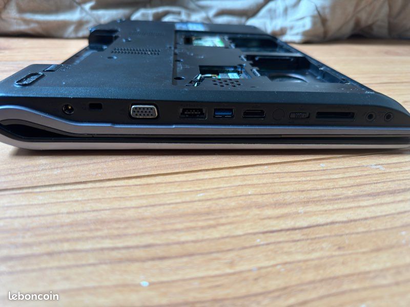 Coque Écran Avant Et Arrière Pour ASUS N73S - 13GNZX1AM011 - Occasion