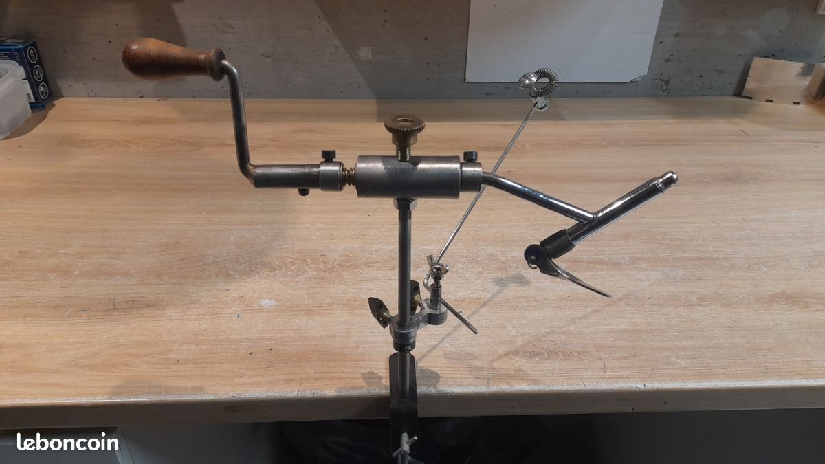 Étau d'atelier base rotative 50mm Annurssy - Réglable et rotatif