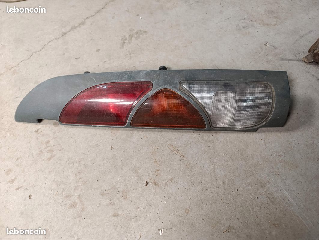 Phare et porte kangoo de 1998 (image 1)