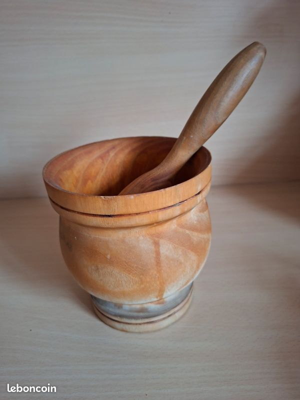 Mortier en bois (image 1)