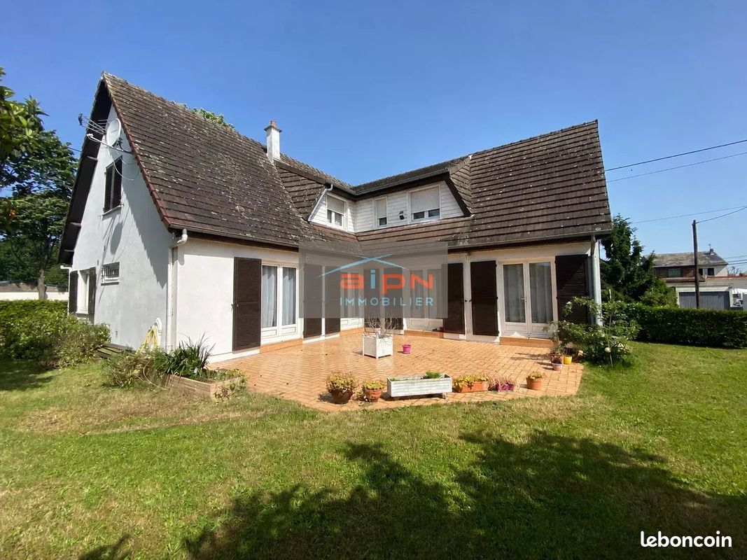 Maison 7 pièces 169 m² · à Saint-Étienne-du-Rouvray · 169 m² · 313 000 €