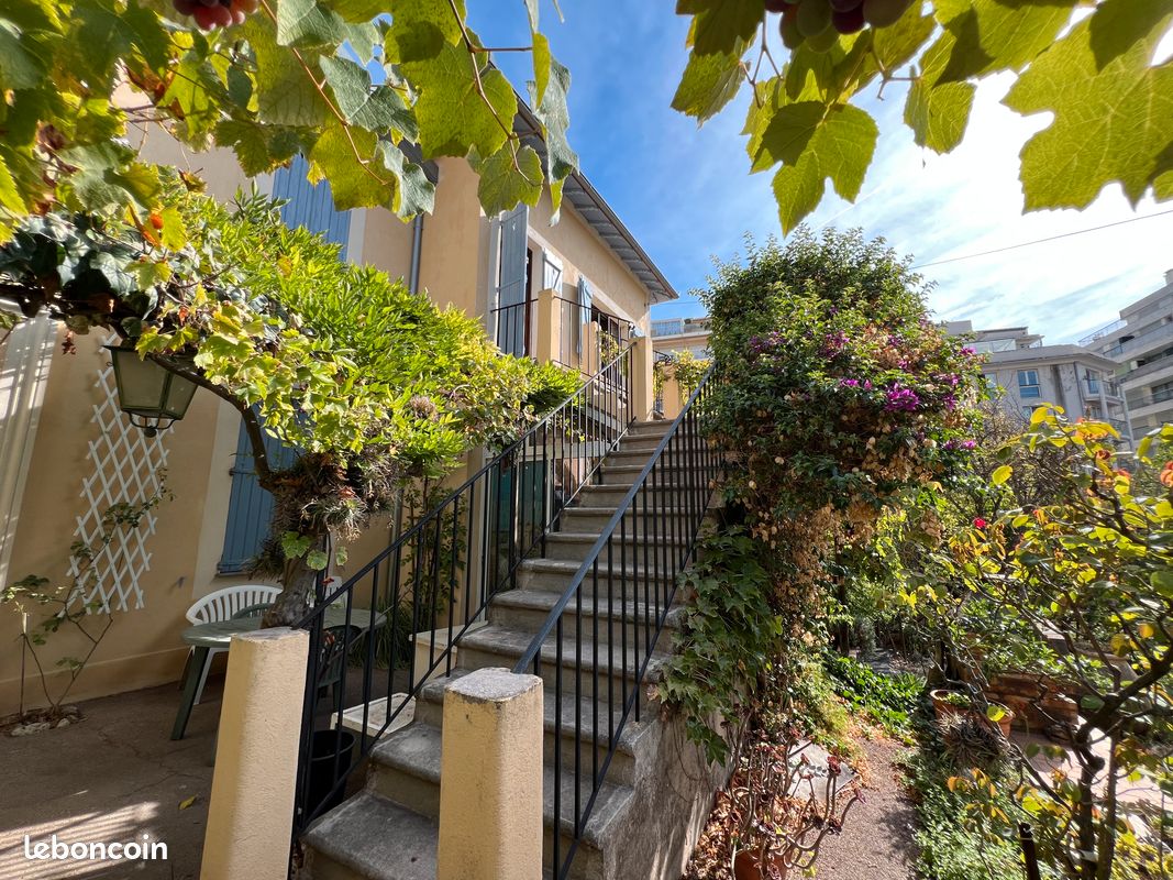 Appartement 1 pièce 39 m² · à Cannes · 38,8 m² · 820 €/mois