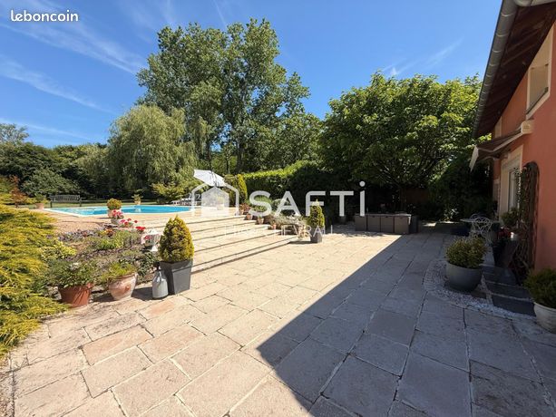 Propriété 7 pièces 165 m²