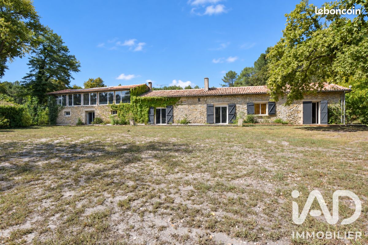 Maison 8 pièces 243 m² · à Léogeats · 243 m² · 500 000 €