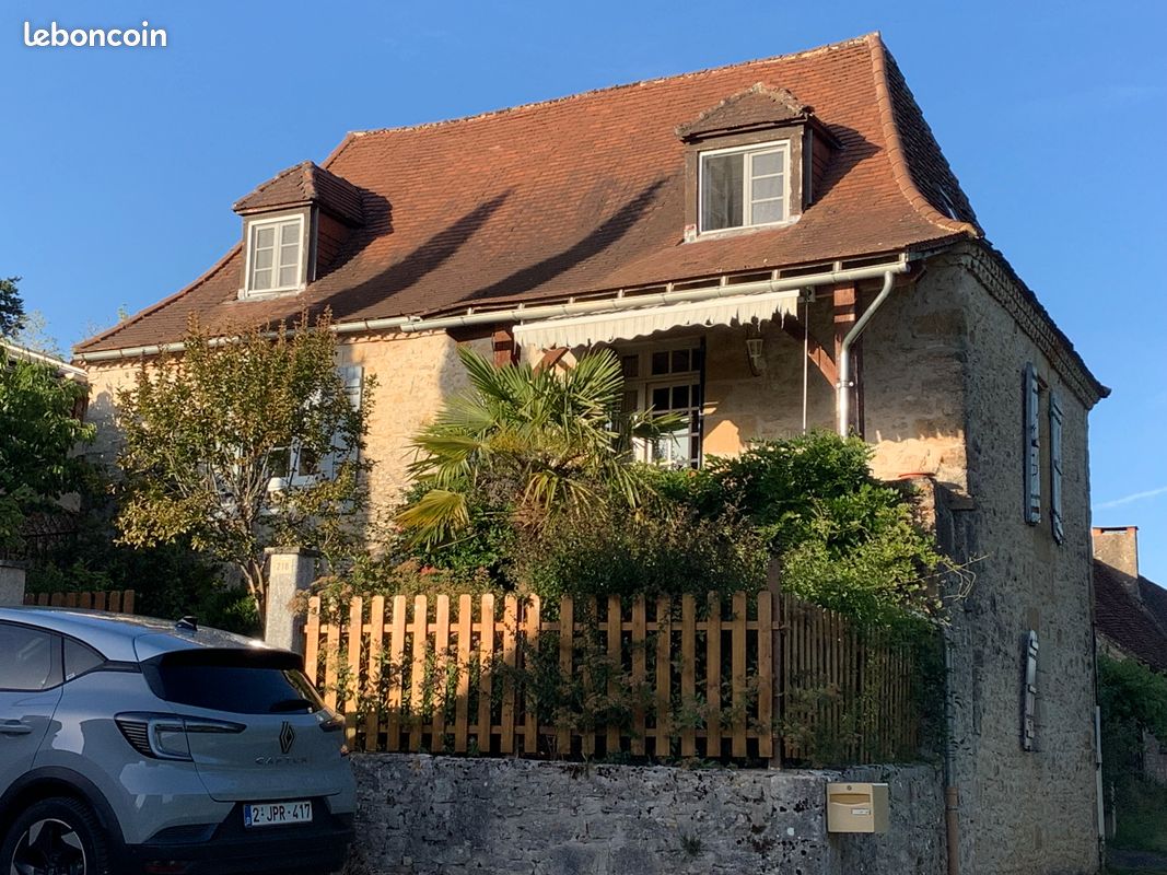 Maison 4 pièces 122 m² · à Hautefort · 122 m² · 160 000 €