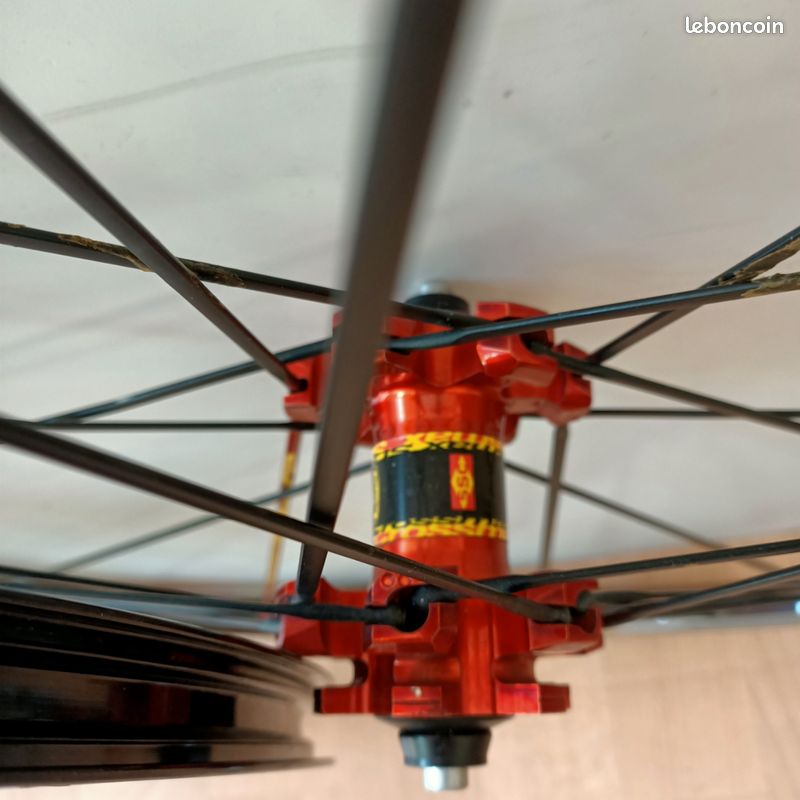 Lot De 2 Moyeux Mavic Crossmax SLR - Roue De Vélo - Rouges - Neufs