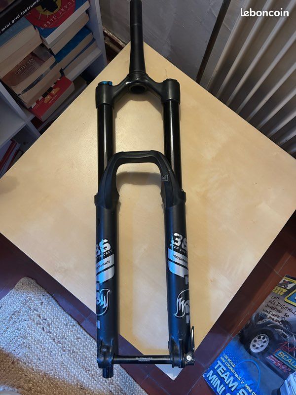 FOX PERFORMANCE 36 FLOAT, 27.5 180 mm (image 1)