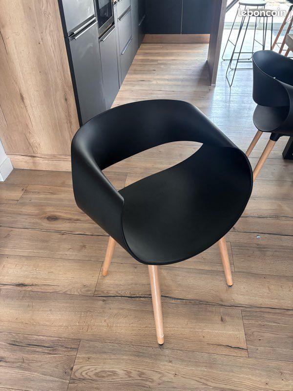 Table en bois avec ou sans les chaises (image 5)
