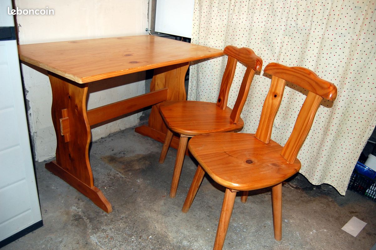 Table et 2 chaises en pin massif (image 2)