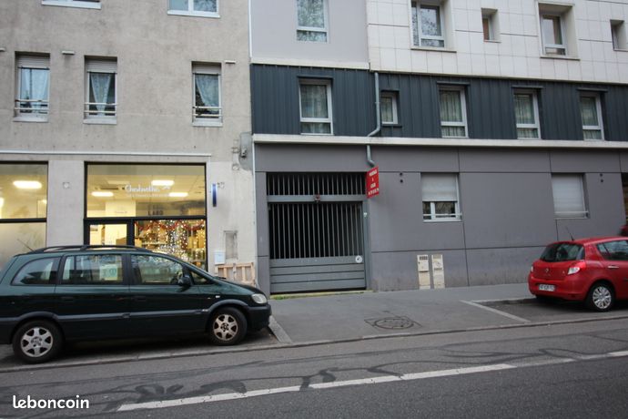 Parking/box 11 m² LYON