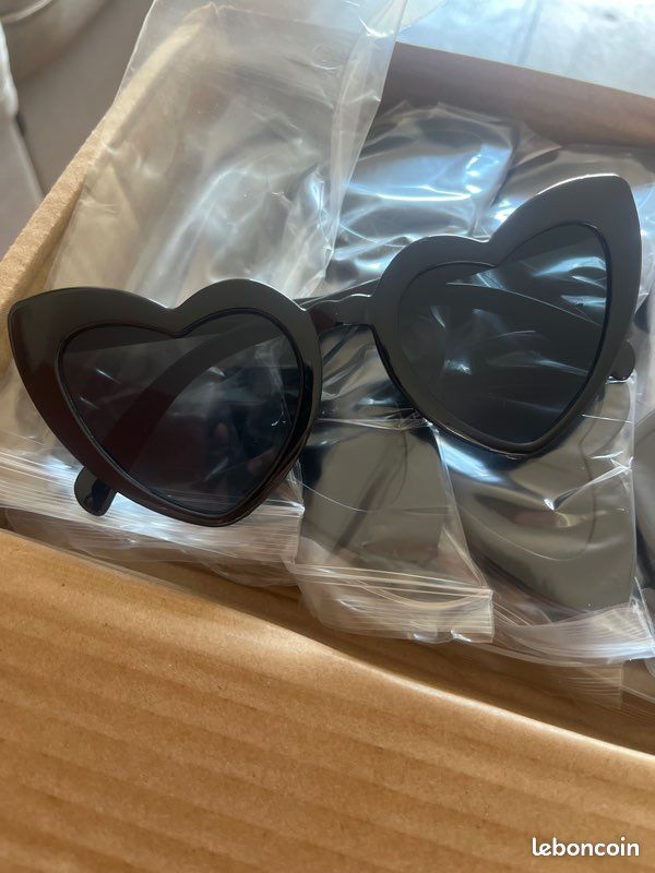 Lunette coeur noire (image 1)