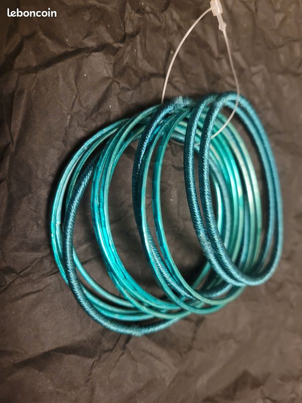 Bracelets (image 2)