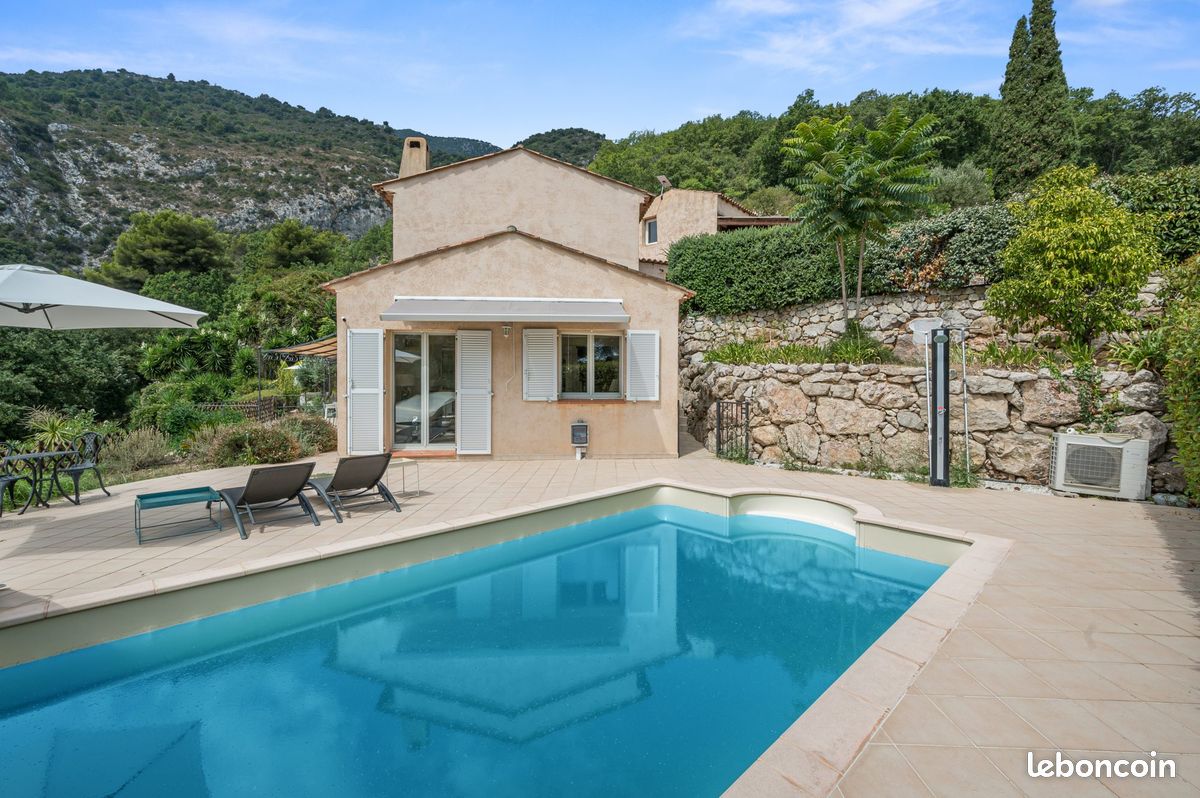 Maison 5 pièces 179 m² · à Roquebrune-Cap-Martin · 179 m² · 1 590 000 €