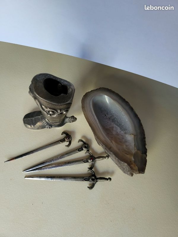 Chaussure de fer plus cendrier (image 3)