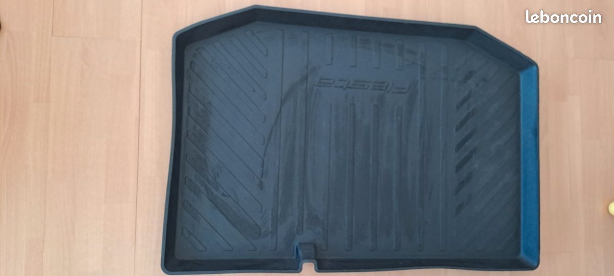 Vends tapis en caoutchouc pour fiesta ford (image 2)