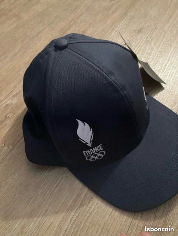 Casquette De Course Légère QC – Noire – Unisexe Adulte – Neuve Avec étiquette