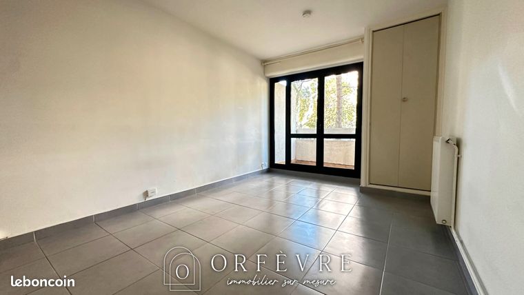 Studio 1 pièce 20 m² — 3