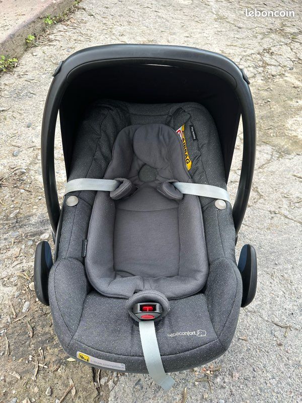 Siège auto bébé I-size Pebble + bébé confort avec isofix (image 1)