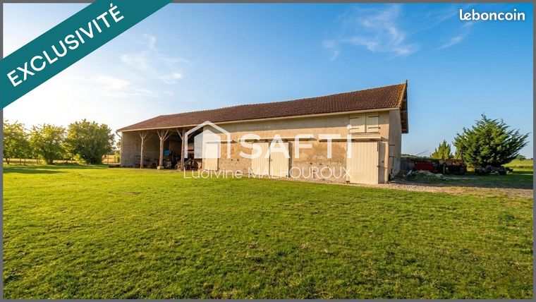 Immeuble 290 m² MAGNAC-LAVALETTE-VILLARS