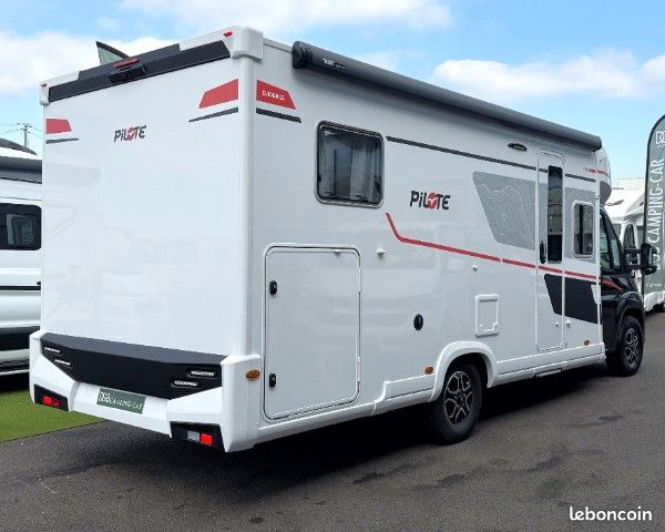 PILOTE P 740 FGJ EVIDENCE - 7.45m / BOITE AUTOMATIQUE / LITS JUMEAUX / Camping-Car Profilé Neuf (image 2)