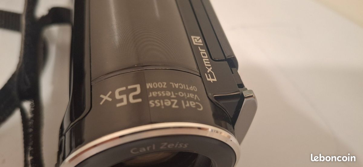 Caméscope Sony HDR-CX116E D'occasion En Très Bon état Avec Accessoires