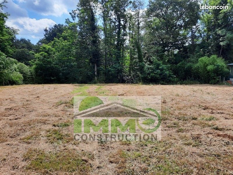 Terrain 600 m² Pugnac · 42 000 €