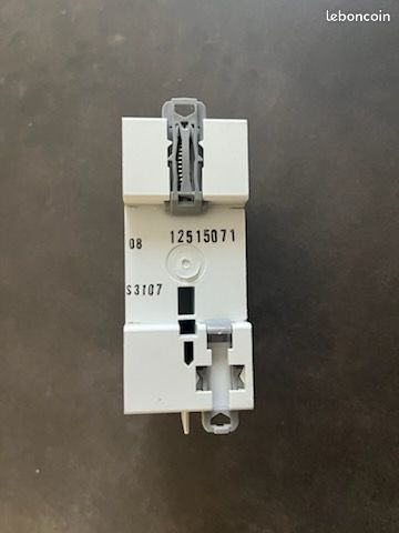 Disjoncteur tête de ligne (image 1)