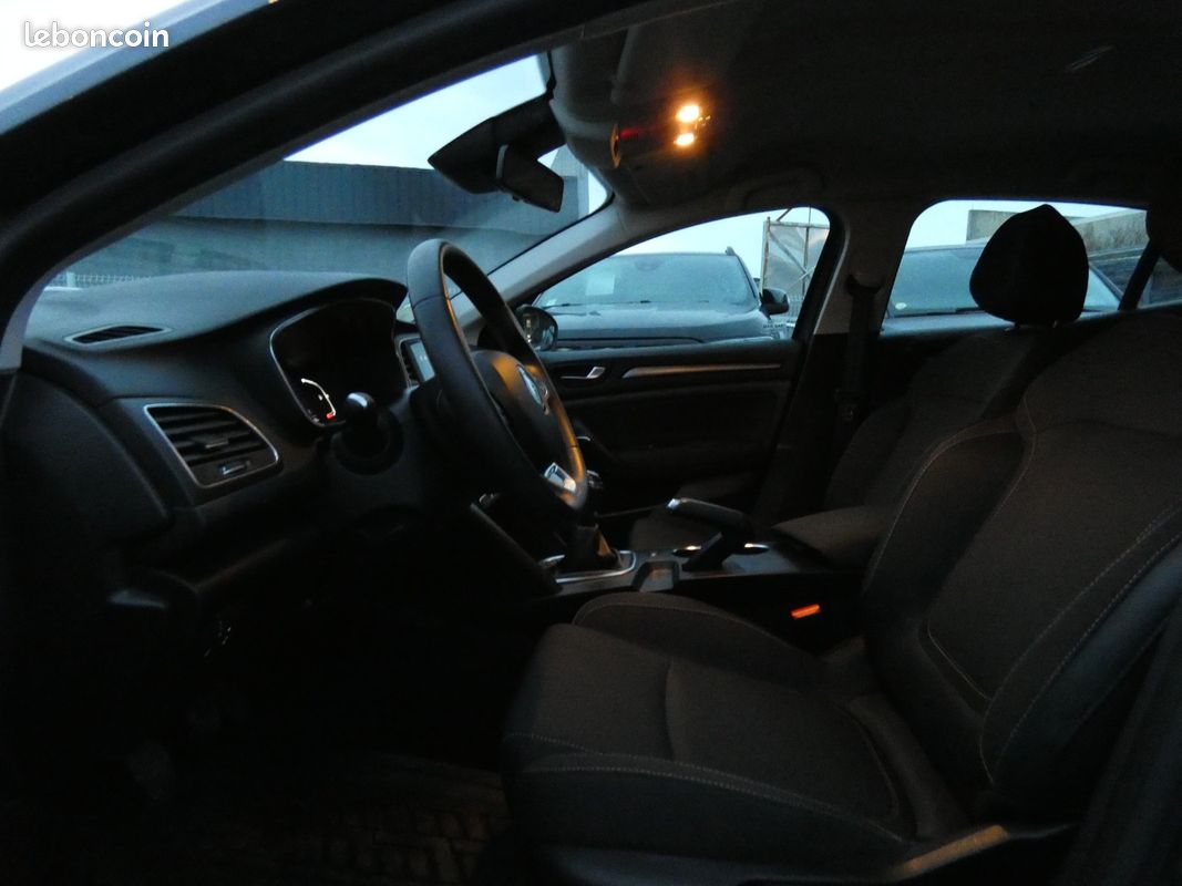 RENAULT MEGANE IV BERLINE Blue dCi 115 - 20 Business (image 10)