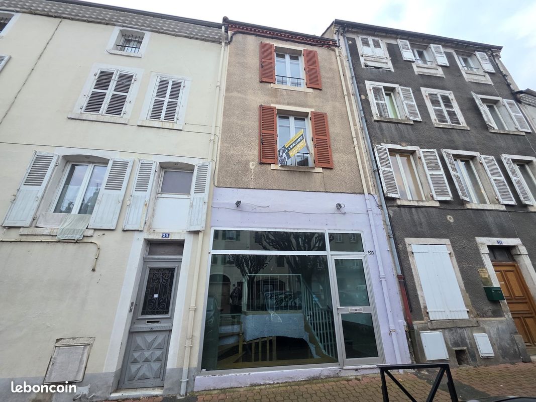 Immeuble 126 m² · à Issoire · 126 m² · 166 000 €