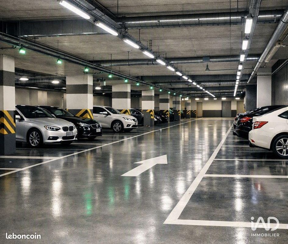 Parking 15 m² · à La Colle-sur-Loup · 15 m² · 80 €/mois