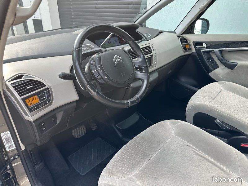 Citroën C4 PICASSO 1.6 HDI 110CH EXCLUSIVE BOITE AUTOMATIQUE - ENTRETIEN À JOUR - 149 990 KMS (image 5)