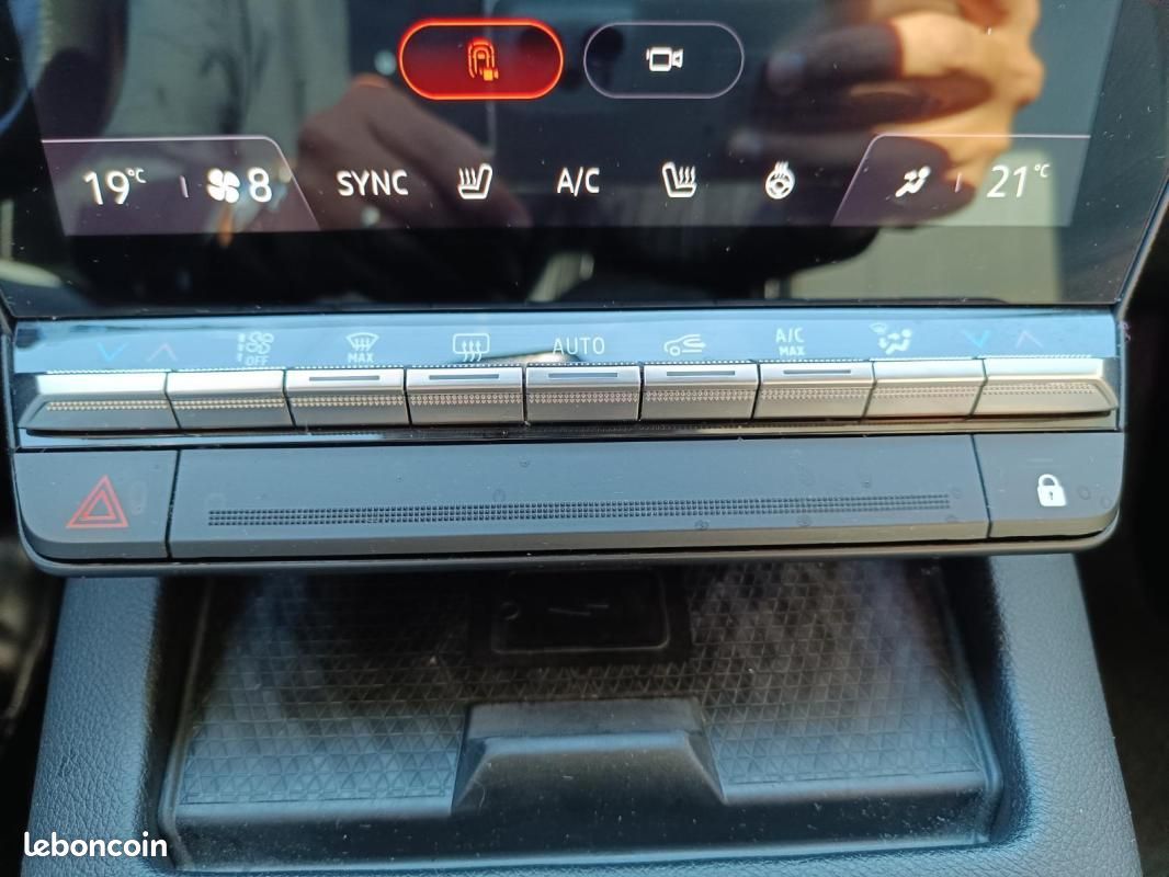 Renault Mégane E-TECH EV60 220 ch optimum charge Iconic (image 17)