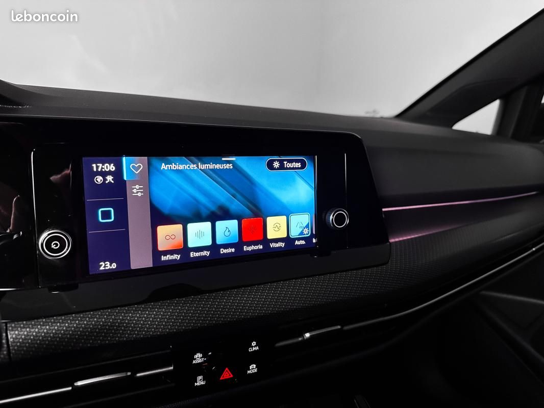 Volkswagen Golf 8 R-LINE 1.5 TSI 130CH JA18 ALCANTARA SPORT CARPLAY REGUL ACC DIGITAL COCKPIT 1⁰MAIN (image 18)