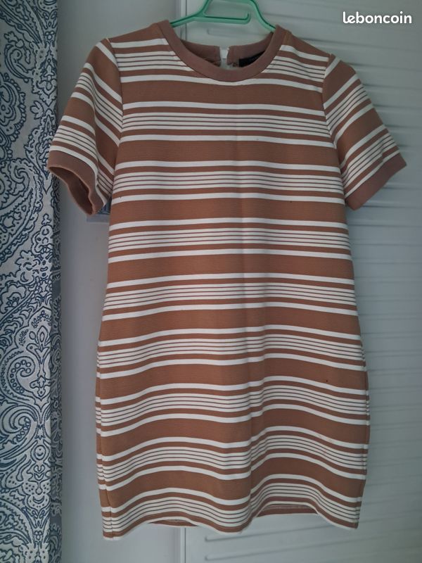 Jolie robe à rayure caramel et blanche (image 1)