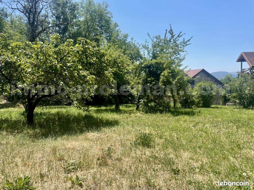 Terrain 1 000 m² Marlioz · 295 000 €