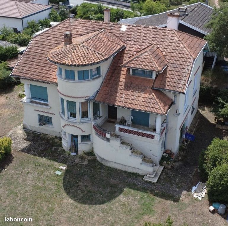 Maison 6 pièces 210 m² · à Riorges · 210 m² · 315 000 €