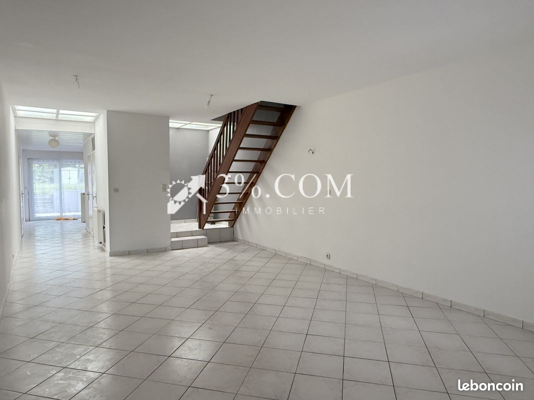 Maison 5 pièces 105 m² · à Neuville-en-Ferrain · 105 m² · 212 000 €