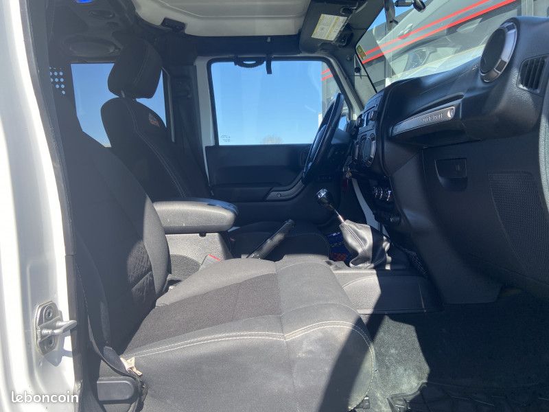 Jeep WRANGLER UNLIMITED 2.8 CRD 200CH FAP MOUNTAIN (image 13)