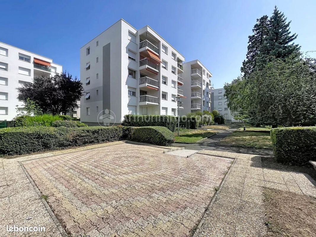 Appartement 4 pièces 84 m² · à Clermont-Ferrand · 84 m² · 24 000 €