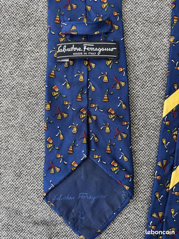 Cravate homme FORNASETTI 100 % SOIE fabriquée en Italie FR09 T0P