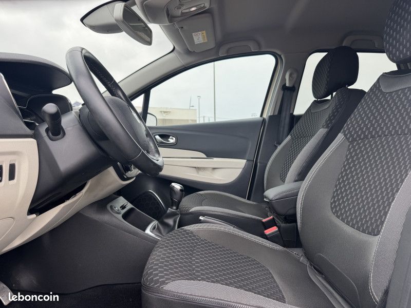 Renault CAPTUR 1.5 DCI 90CH STOP&START ENERGY INTENS ECO² EURO6 2016 (image 8)