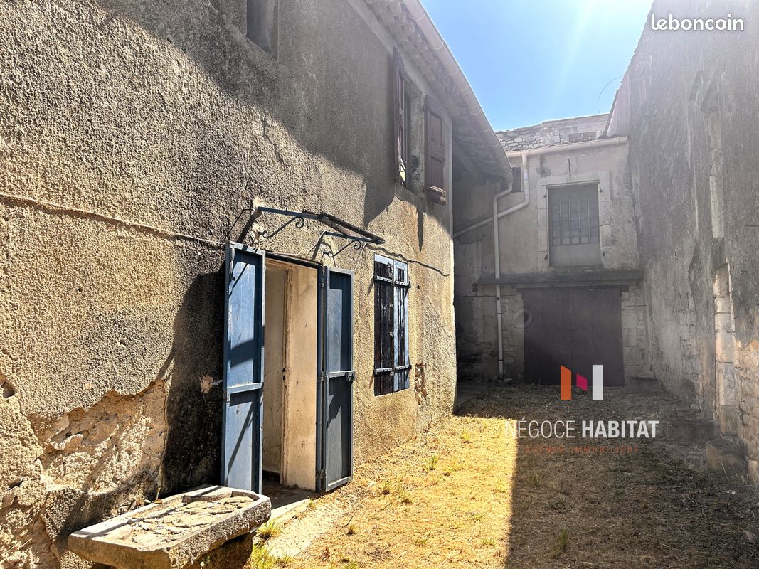 Maison 5 pièces 79 m² · à Montmirat · 79 m² · 129 900 €